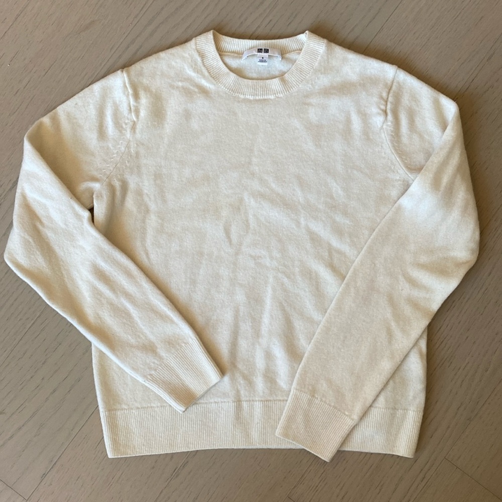 Uniqlo Cashmere Sweater - Picture 1 of 4